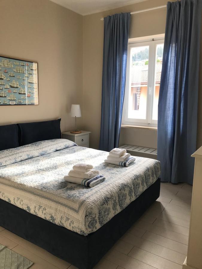 トッリ・デル・ベーナコ Residenza Le Loggeアパートホテル エクステリア 写真