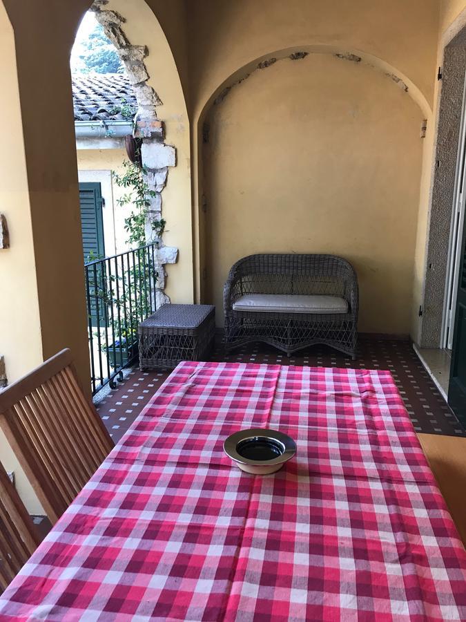 トッリ・デル・ベーナコ Residenza Le Loggeアパートホテル エクステリア 写真