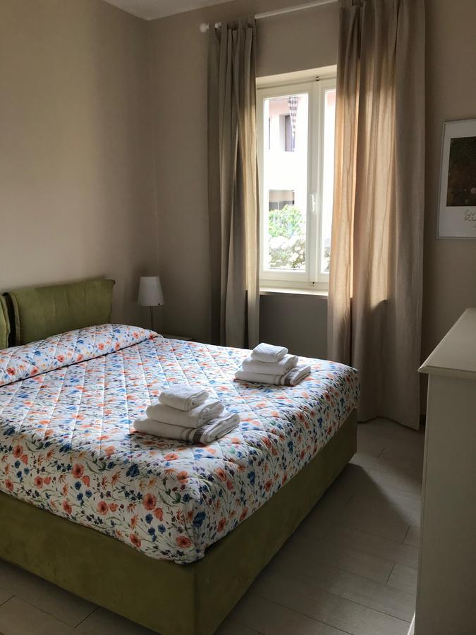 トッリ・デル・ベーナコ Residenza Le Loggeアパートホテル エクステリア 写真